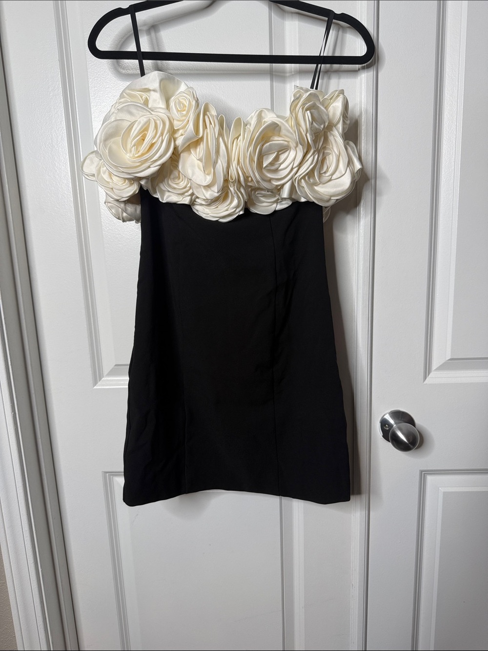 Windsor Black Mini Dress with Ivory Floral Bust Size Medium Wedding Gala